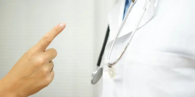 UK Physicians Encounter Disapproval After Expressing Doubts About Vaccination