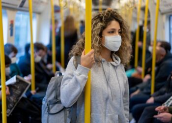 UK: New COVID Wave Has Begun and We Should Wear Masks Again, Warn Scientists