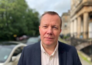 Jason Leitch deleted Covid WhatsApp messages - newspaper report