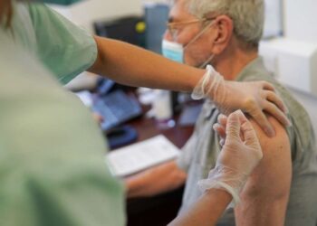 CDC Confirms Only 3% of Eligible Americans Have Taken COVID Booster Shot – FDA Confirms May Slightly Increase Strokes in Those Over 85