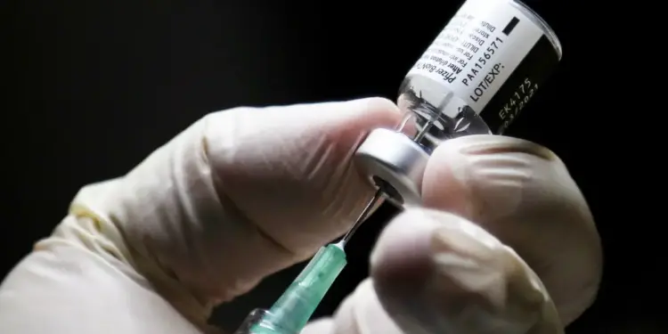 New York Supreme Court Upholds Ban on COVID Vaccine Mandate for Health Workers