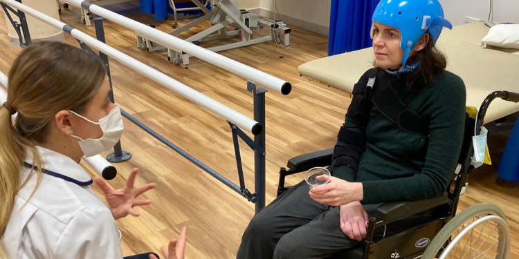 Actress Files Lawsuit Against AstraZeneca, Alleging Brain Injuries Resulting from COVID-19 Jab