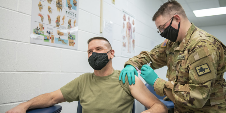 Former Troops Punished for Vaccine Mandate Noncompliance File Lawsuit Seeking Compensation for Lost Wages