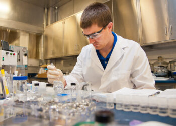 Army scientists energize battery research