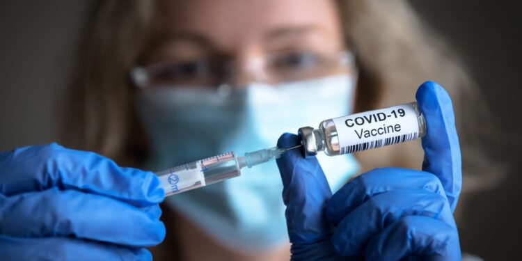 Connection Found Between Moderna’s COVID Vaccine and Chronic Hives: Recent Study Reveals